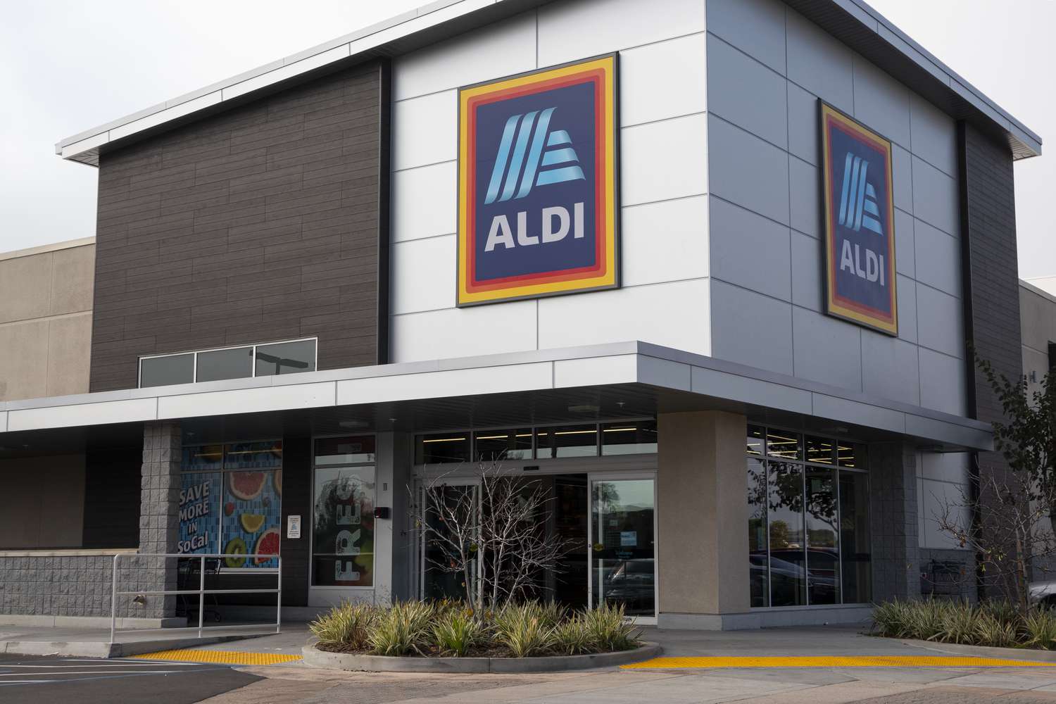 10 Spring ALDI Finds You Should Add To Your Cart This Month