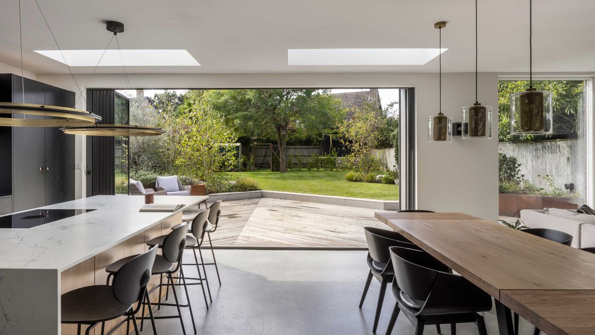 12 Ways to Use Bifold Doors That Will Connect Your House to the Garden in the Most Seamless Way