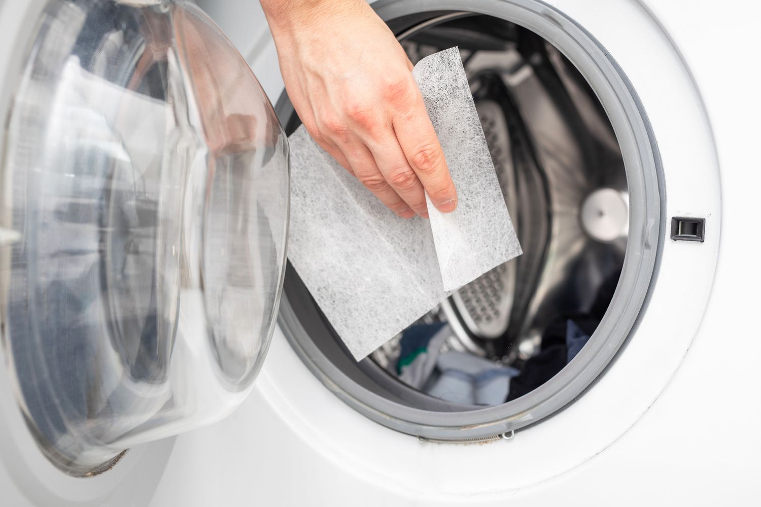 7 Unexpected Ways to Use Old Dryer Sheets Around the Home