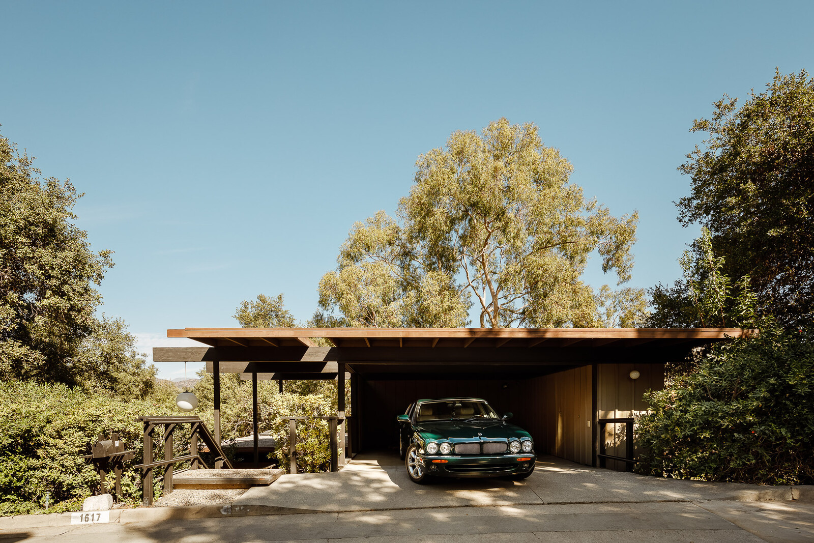 A Landmark Midcentury by the Father of California Post-and-Beam Architecture Asks $2.75M