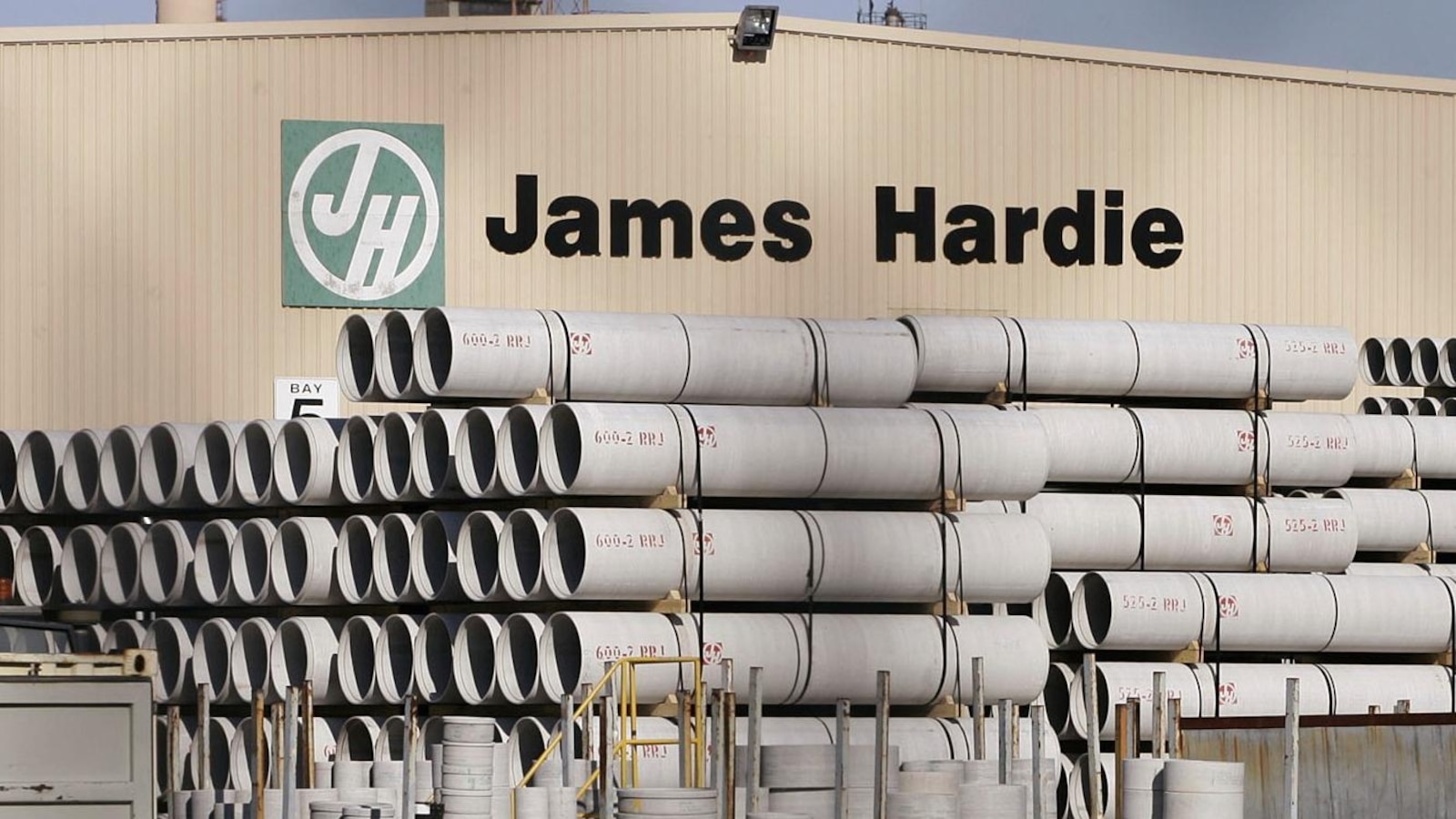 Another massive deal in the building supply sector, James Hardie offers AZEK $8.75 billion