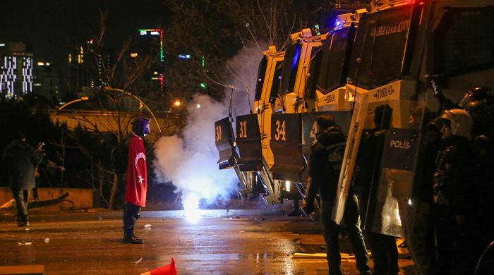 Arrests follow mass protests in defiance of Turkiye's Erdogan