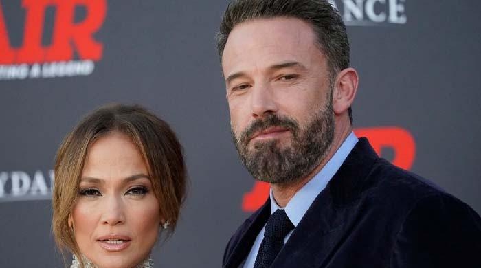 Ben Affleck calls Jennifer Lopez divorce 'embarrassing'