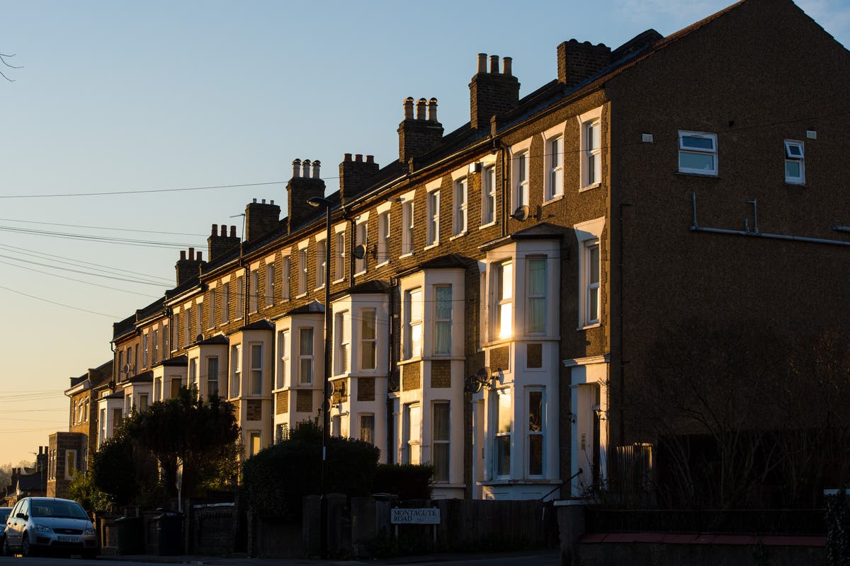 Bigger homes driving house price growth as mortgage rates ease, says Halifax