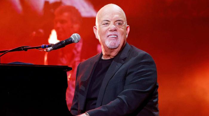 Billy Joel makes sad announcement after suffering stage accident