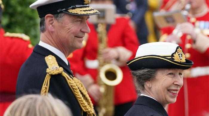 Buckingham Palace releases Princess Anne, Tim Laurence photos on special day