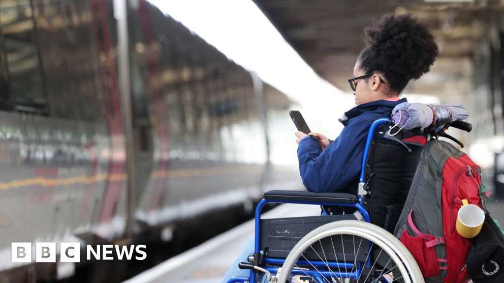 Disabled transport access a "national embarrassment", MPs warn