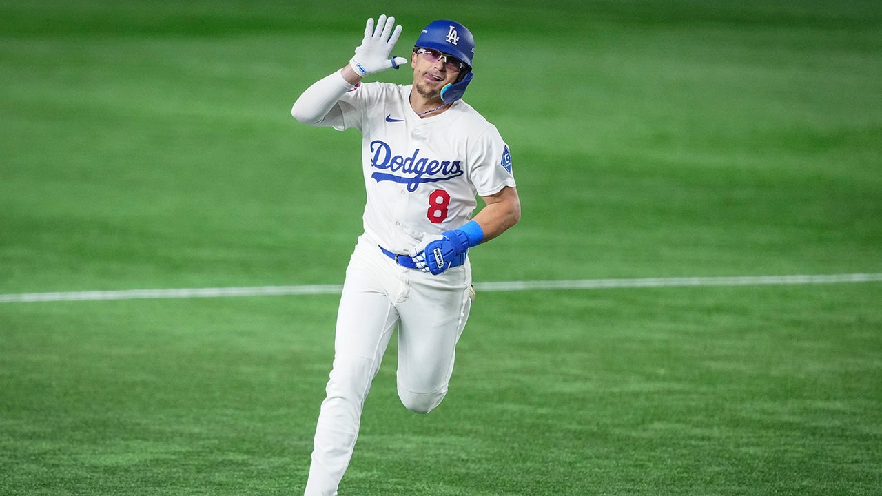 Dodgers complete Tokyo Series sweep with win over Cubs behind Kike Hernandez's big day