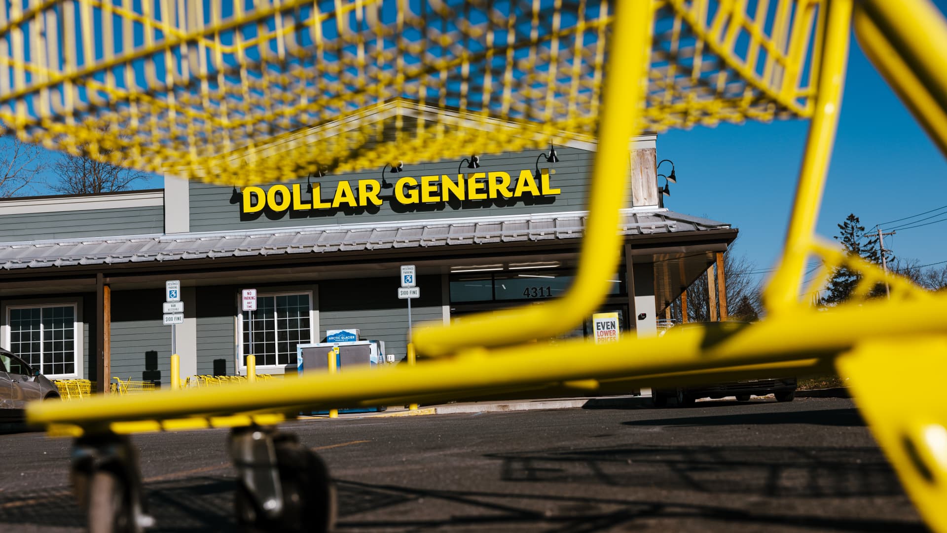 Dollar General store review and closures dent fourth-quarter earnings