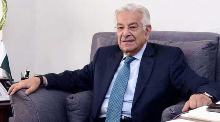 Govt making efforts to avoid looming US travel ban on Pakistan: Khawaja Asif