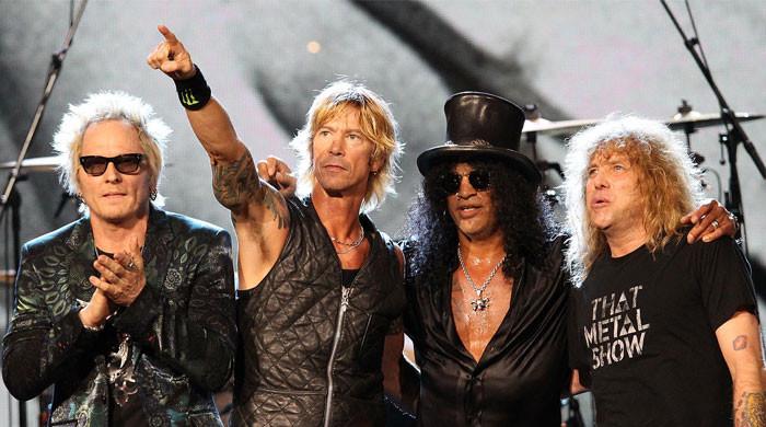 'Guns n Roses' announces shocking split ahead of tour