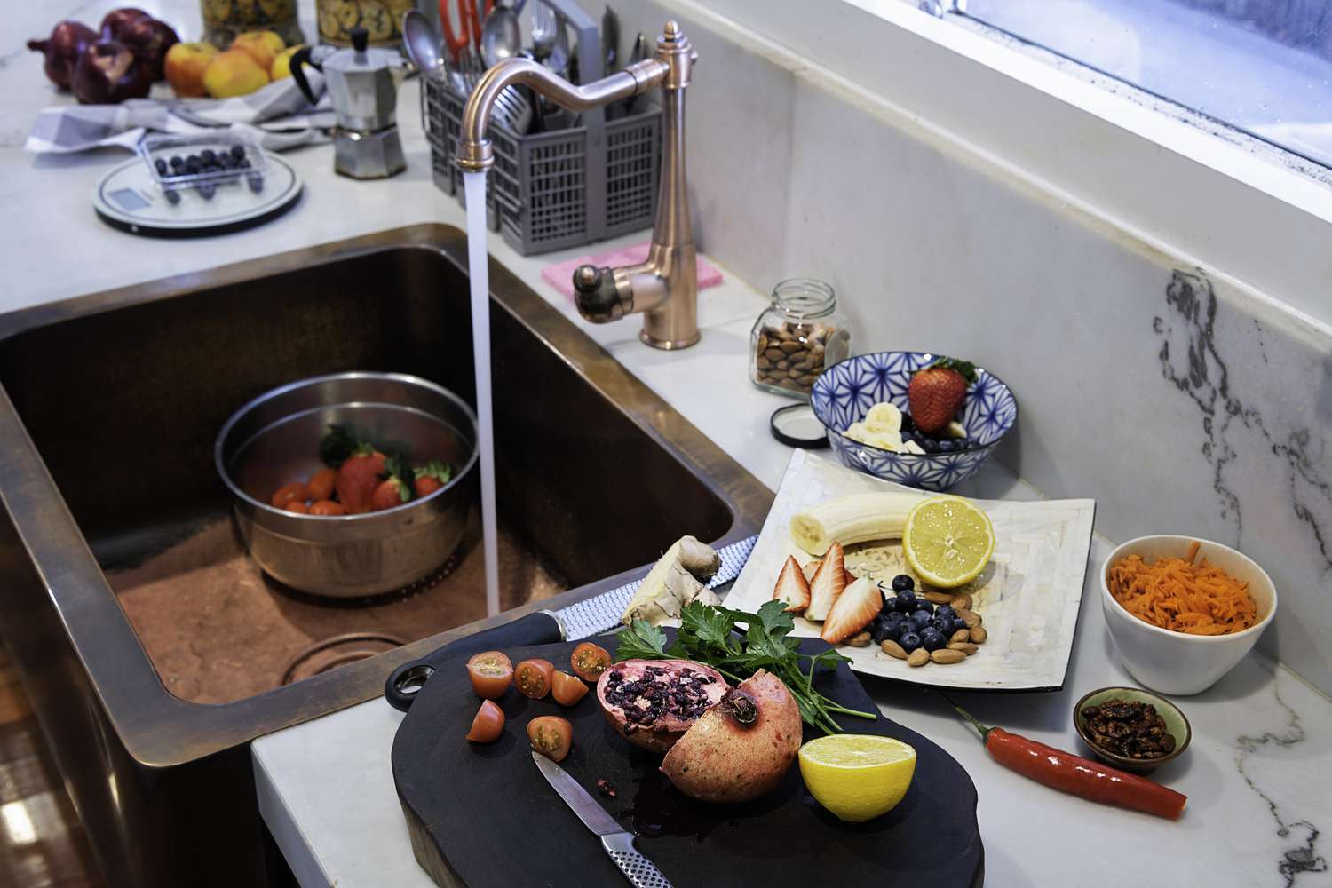 How to Clean a Copper Sink So It Gleams, According to Cleaning Experts