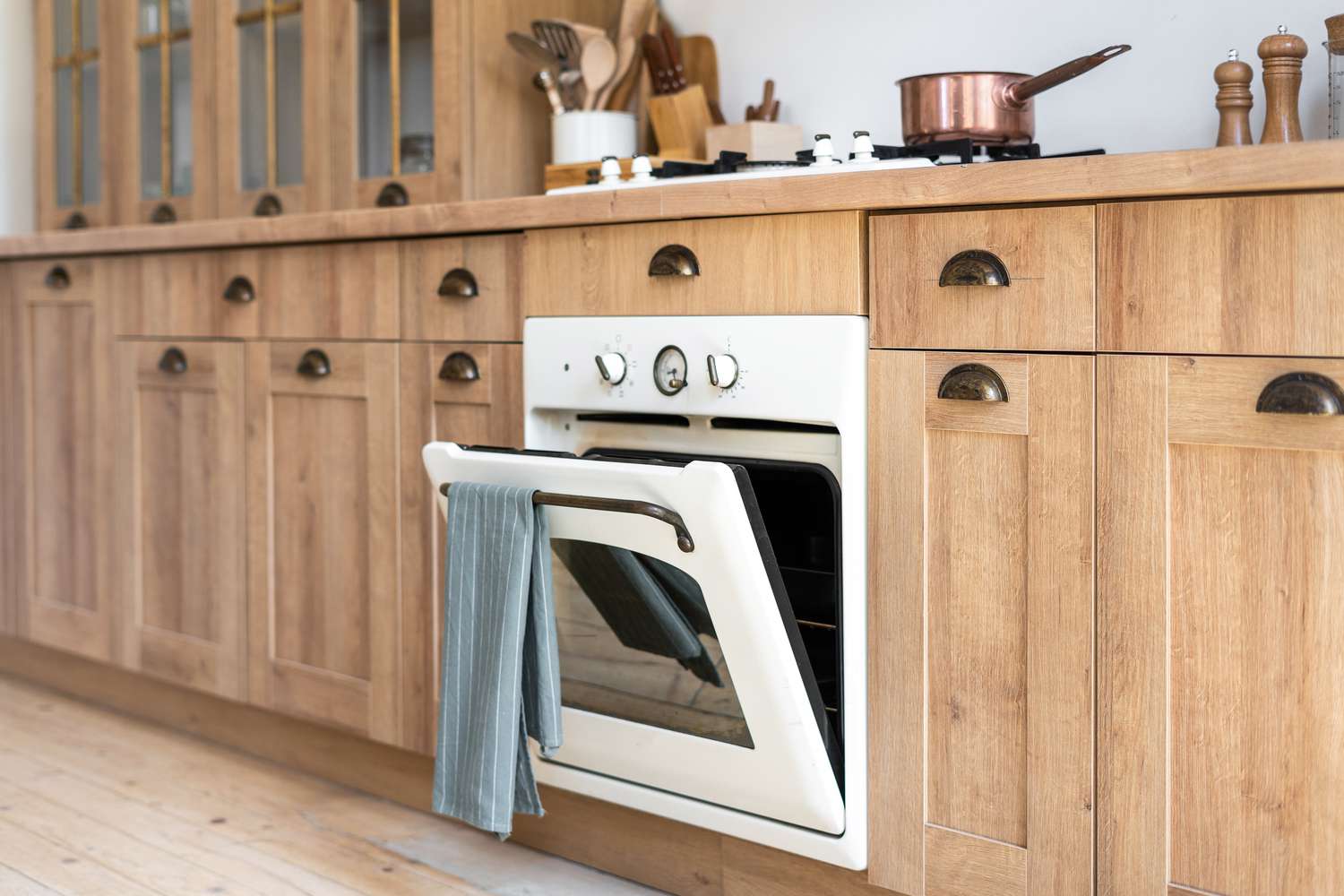 How to Steam Clean Your Oven for a Deep Clean Without Harsh Chemicals