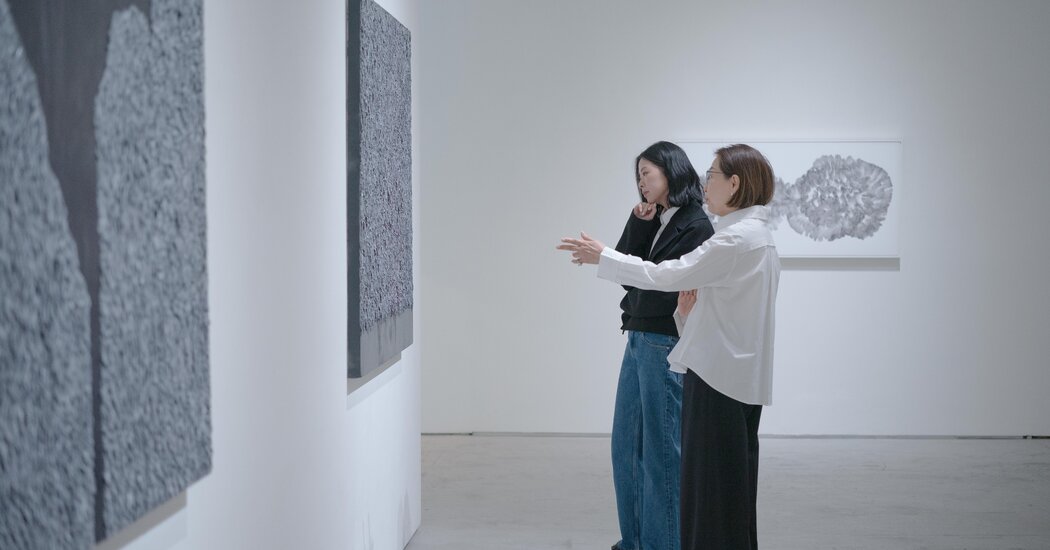 In Taipei, a Mother and Daughter Reflect on the Art Scene