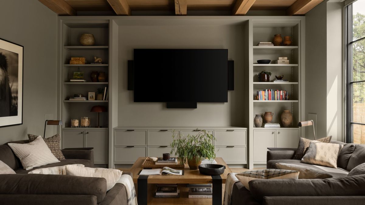 Is Having Two Sofas Facing Each Other Actually Comfortable for Watching TV? Tips for Getting This Trending Layout Right