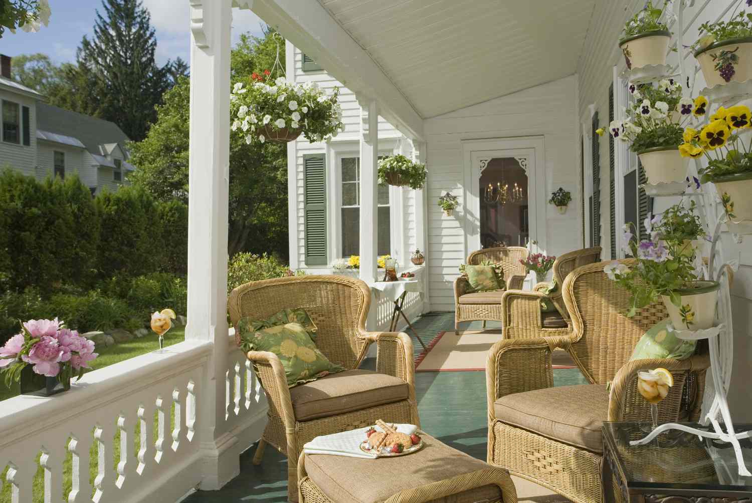 Is Your Porch a Mess? Pro Organizers Say to Declutter These 7 Things Now Before the Weather Warms Up