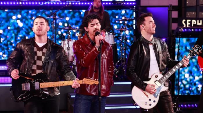 Jonas Brothers drops new single ahead of JONASCON