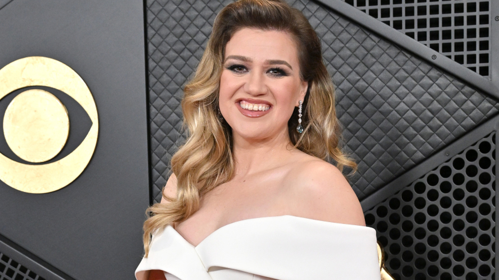 Kelly Clarkson's Lingering Absence From Her Talk Show Has Everyone Worried - The List