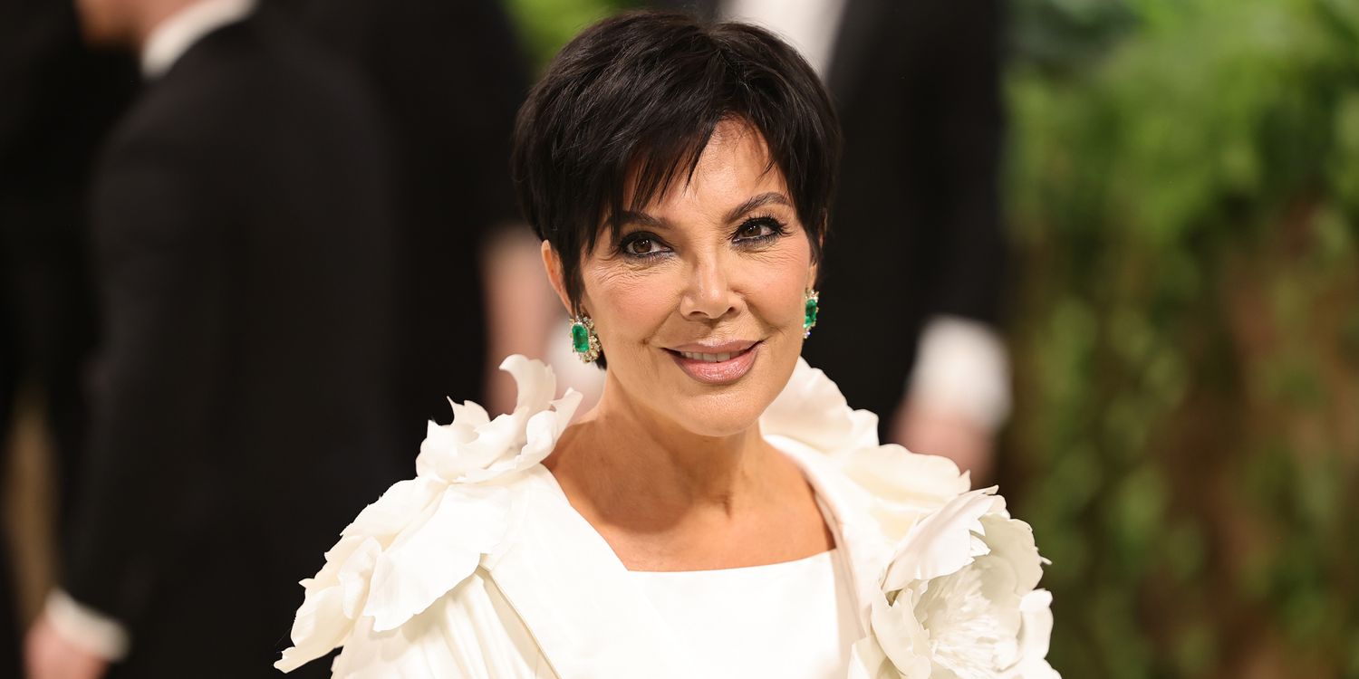 Kris Jenner Looks Identical to Kim Kardashian With Her Dramatic New Bob Hairstyle