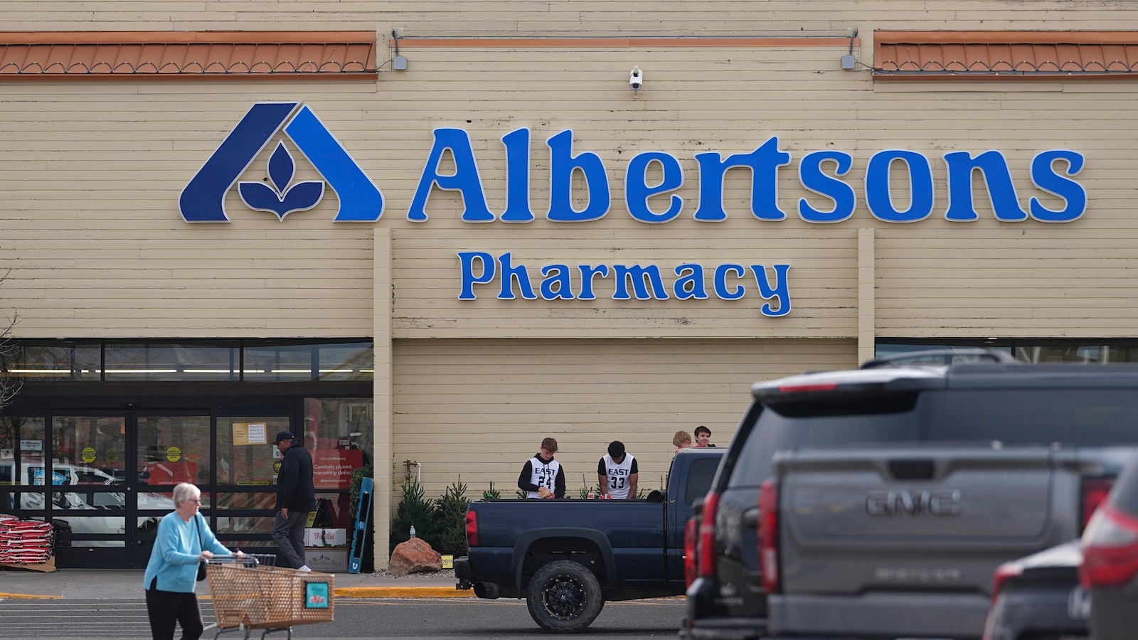 Kroger blames Albertsons for merger's demise in new court filings