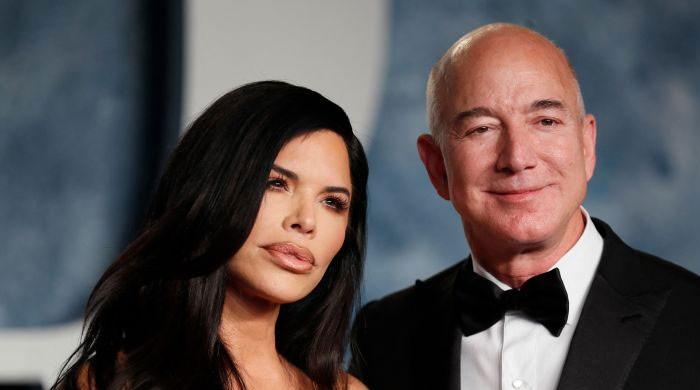 Lauren Sánchez and Jeff Bezos' wedding invites ready?