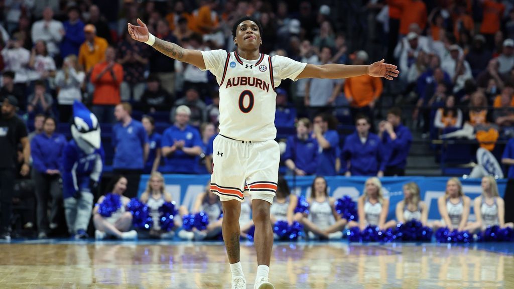 No. 1 Auburn shakes off slow start, doubts in win