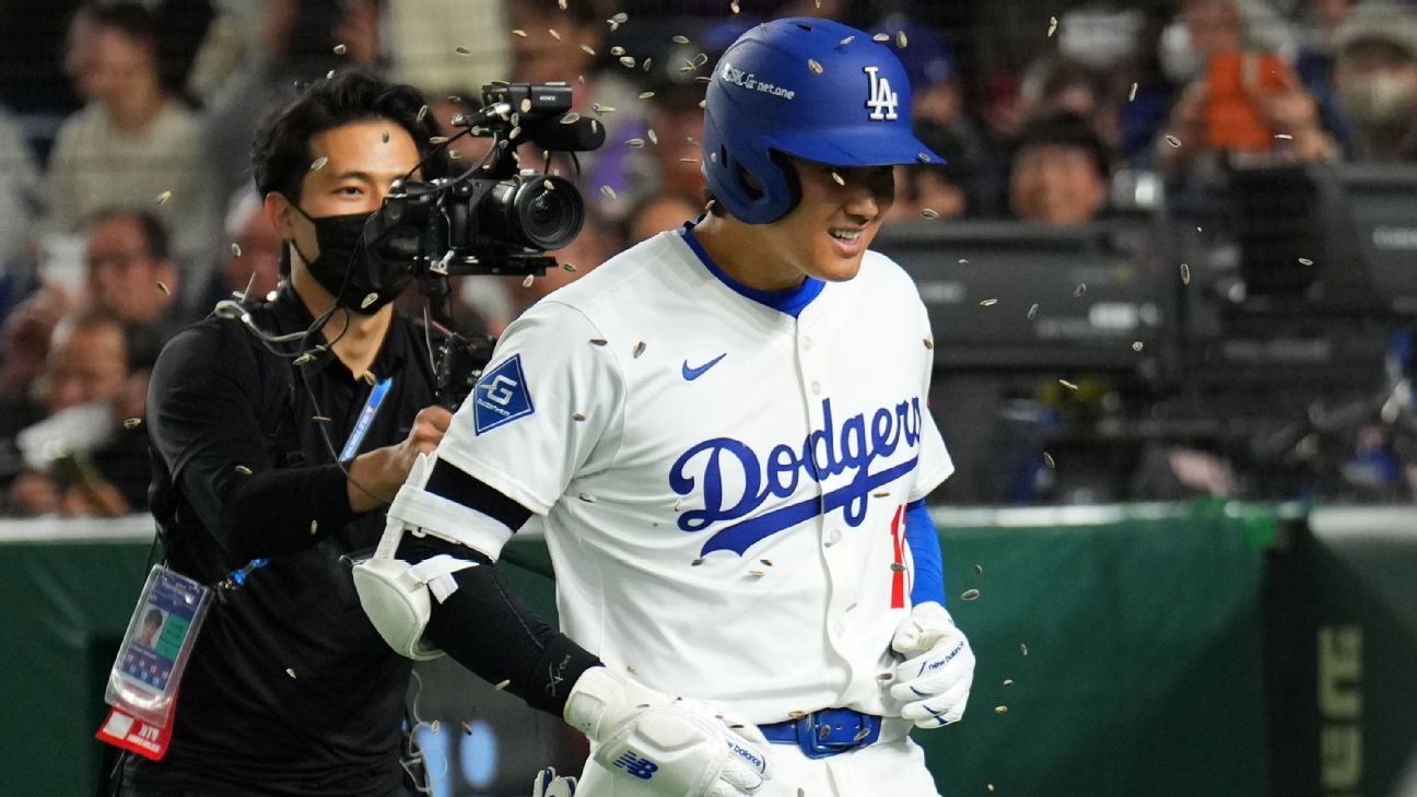 Ohtani hits long HR vs. Giants in return to Japan