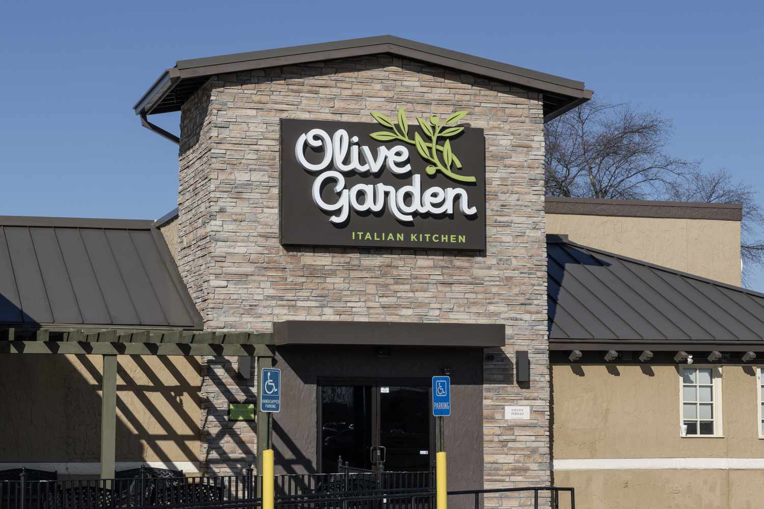 Olive Garden Just Brought Back A Fan-Favorite Meal Deal To Help Customers Save Money