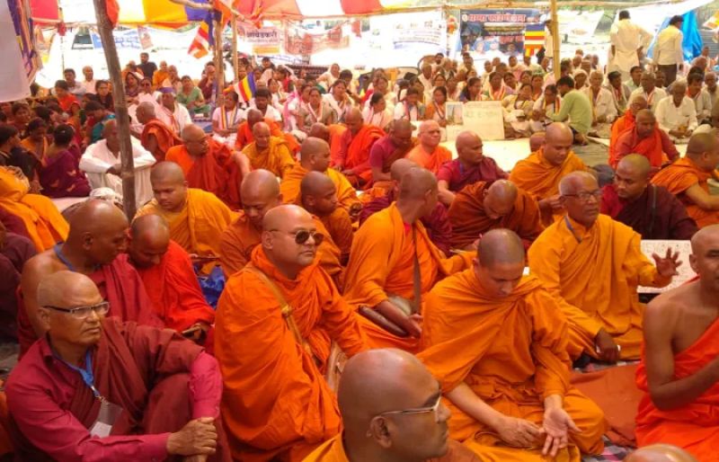 Protests erupt at Buddhism’s holiest site over Hindu control of shrine - SUCH TV