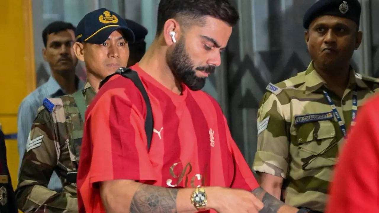 RCB champ Virat Kohli arrives in Kolkata in style; flaunts his luxury watch - Guess its price!