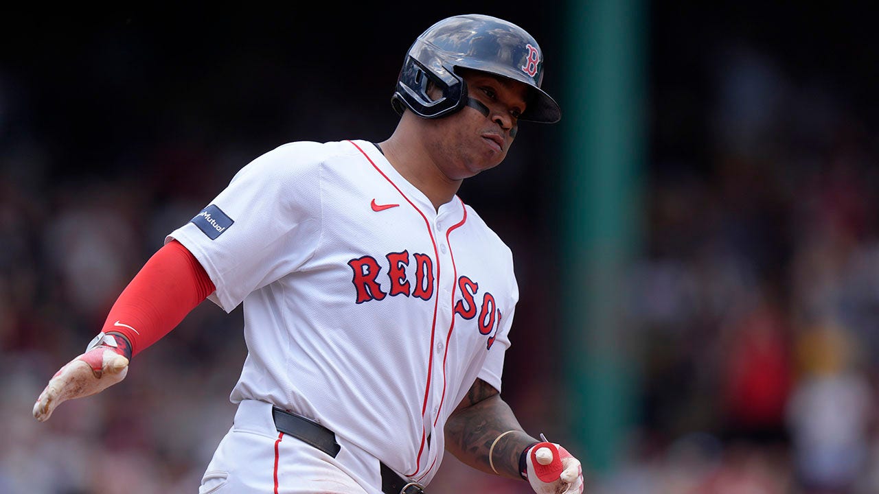 Red Sox's latest Rafael Devers move suggests Alex Bregman will play third base after controversy