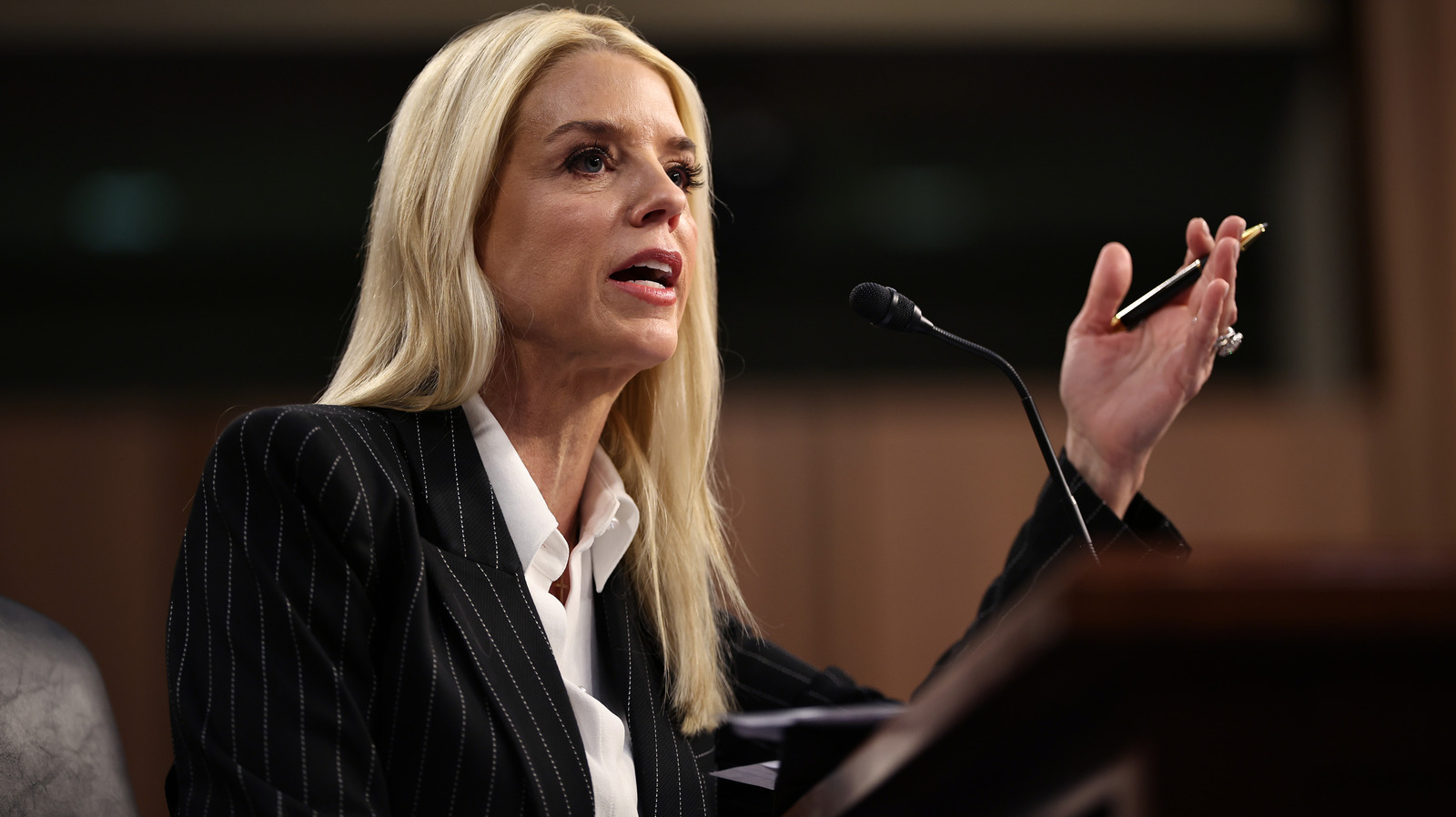 Signs Pam Bondi Will Be Iced Out Of Trump's Inner Circle - The List