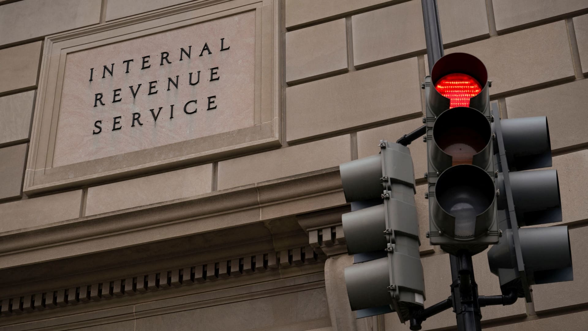 Tax revenue collected by the IRS set to plummet, report says