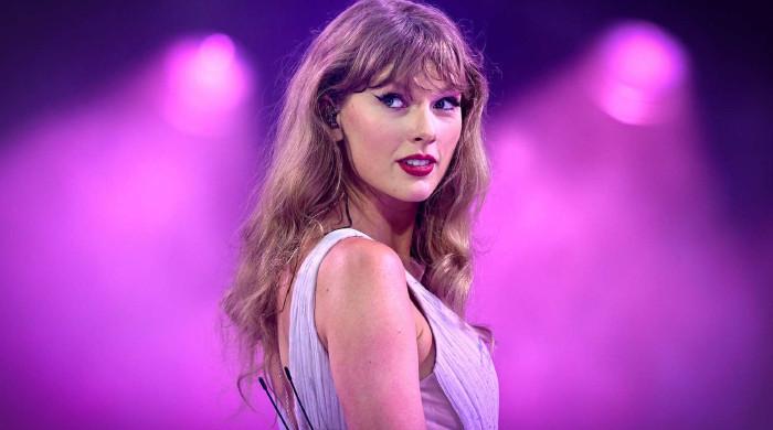 Taylor Swift to perform at Christmas NFL Bowl?