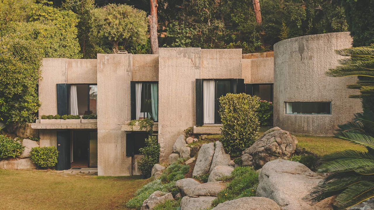 Tour a Semi-Buried 1980s House Just North of Barcelona