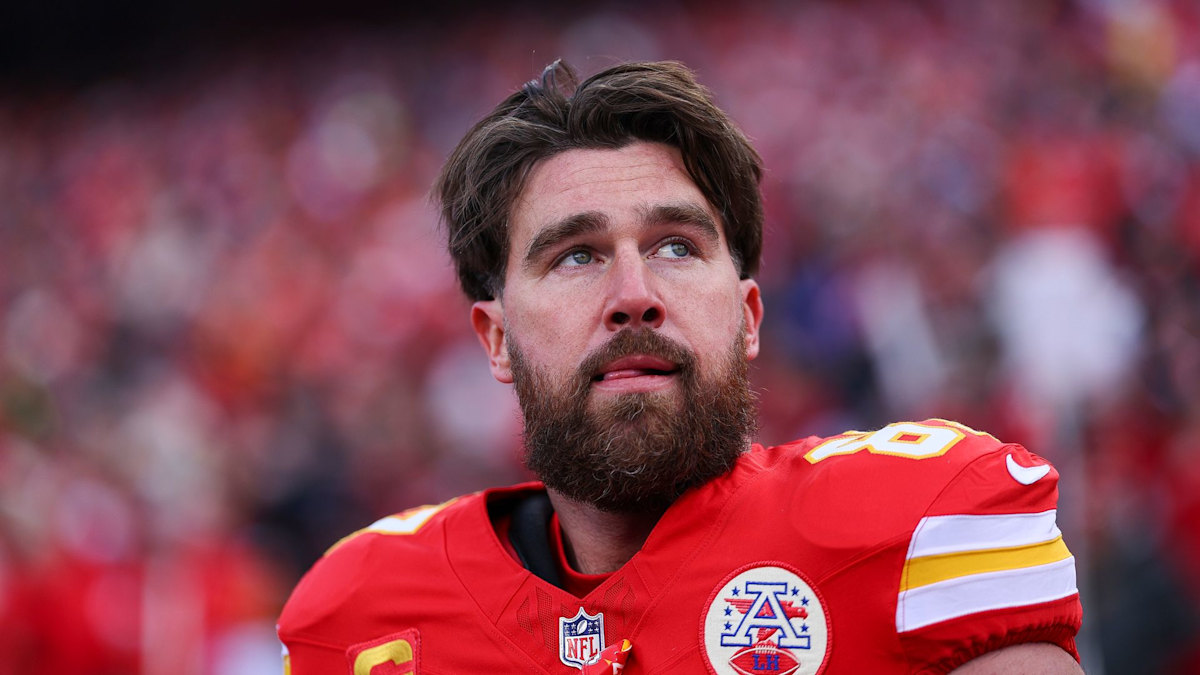 Travis Kelce breaks silence following emotional family news