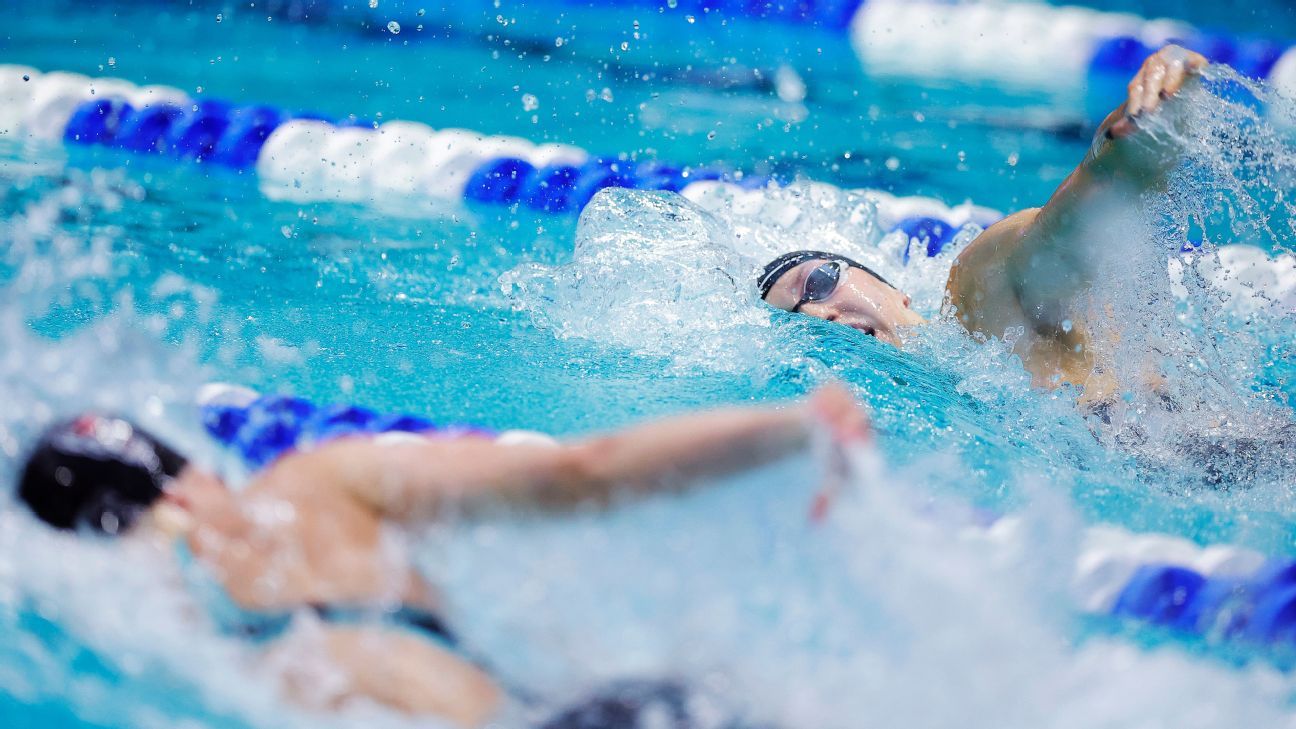 UVA swimmers tie record with fifth straight title