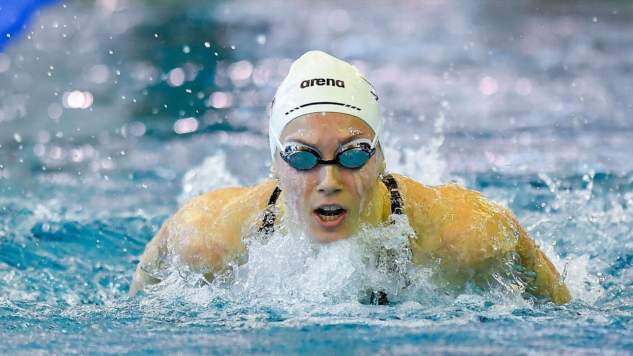 Virginia opens swim championships with relay win